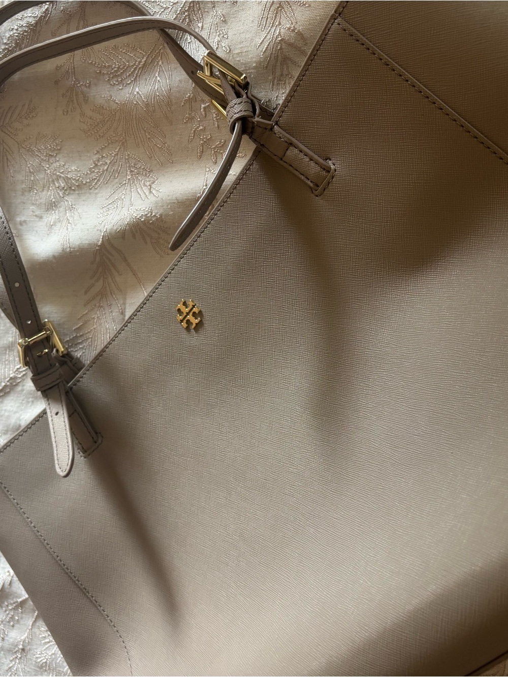 Tory Burch Leather Tote with Gold Logo - Picture 6 of 7